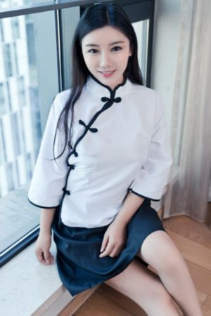 老师把筷子放在我的p眼里