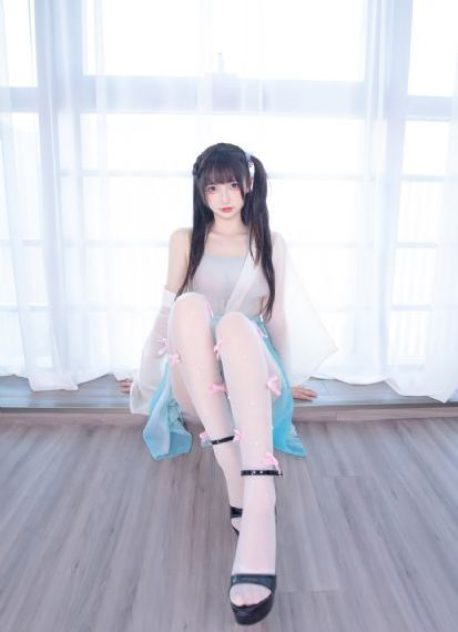 和闺蜜男友电影院疯狂做
