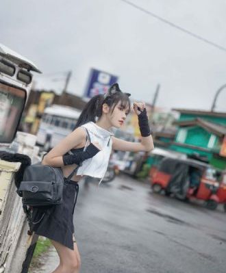 丰满寂寞的少妇老师