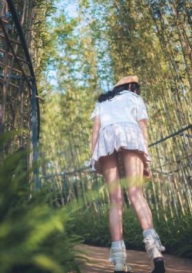 诱人的年轻的秘书2
